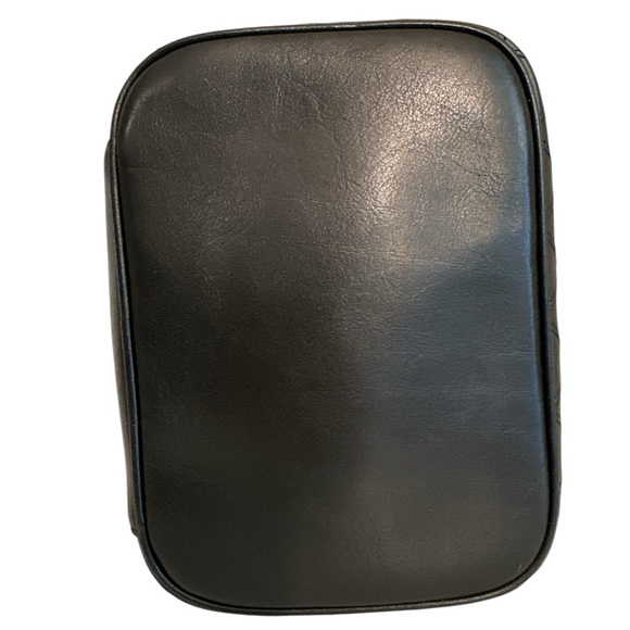 💎Chanel Quilted Coco Vanity Case💎 - Picture 6 of 12